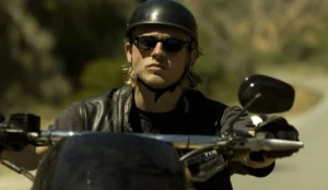 Sons of Anarchy ganhará nova série com Charlie Hunnam e elenco original
