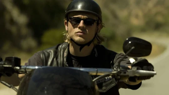 Sons of Anarchy ganhará nova série com Charlie Hunnam e elenco original