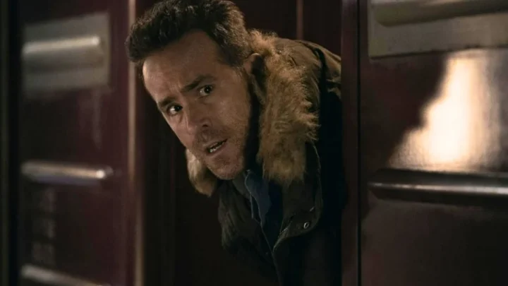 Mayday: Ryan Reynolds enfrenta pouso forçado em cena inicial do filme de guerra