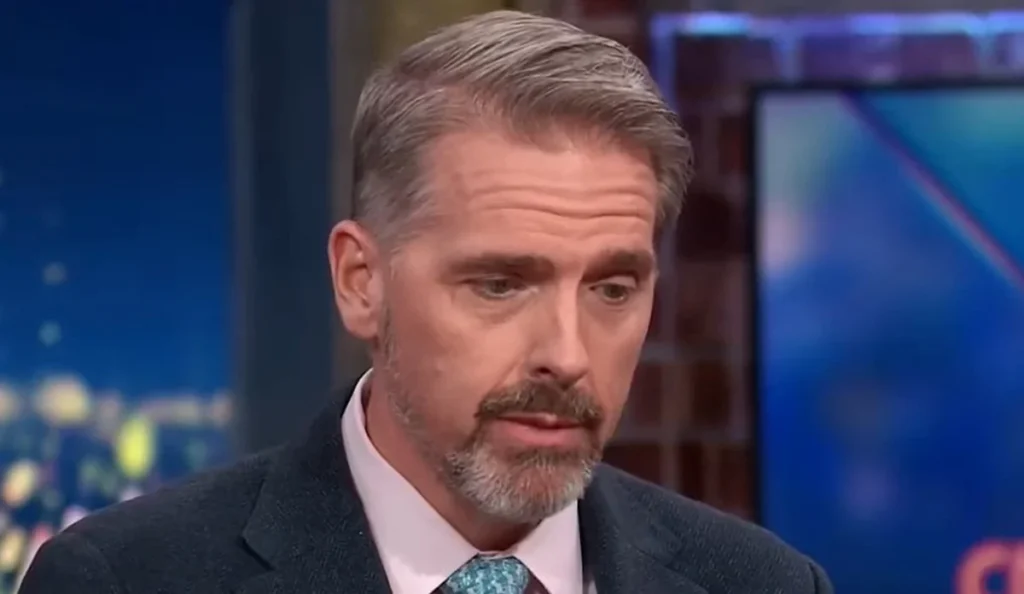 Scott Jennings é desafiado ao vivo a ligar para Mitch McConnell na CNN