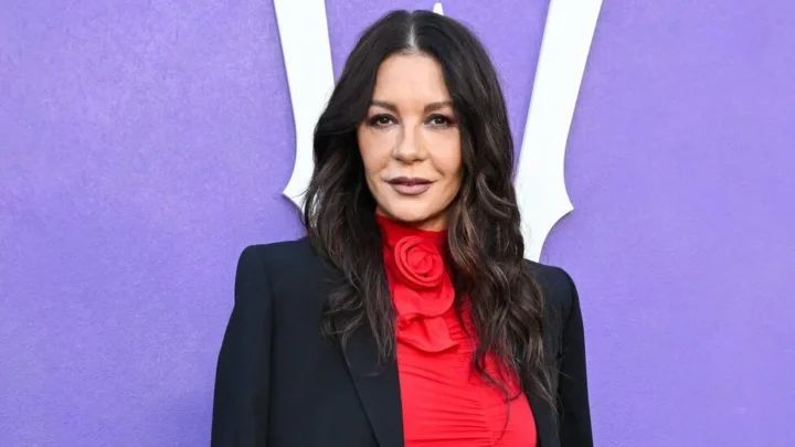 Catherine Zeta-Jones defende atores reais contra avanço da inteligência artificial