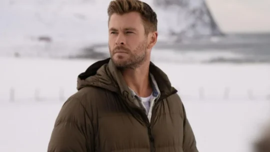 Vingadores: Doutor Destino: Chris Hemsworth celebra vitória da filha em competição de montaria