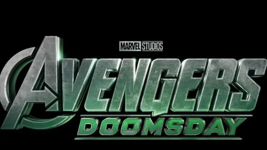 Vingadores: Doutor Destino explica pôster com logotipo “A” invertido